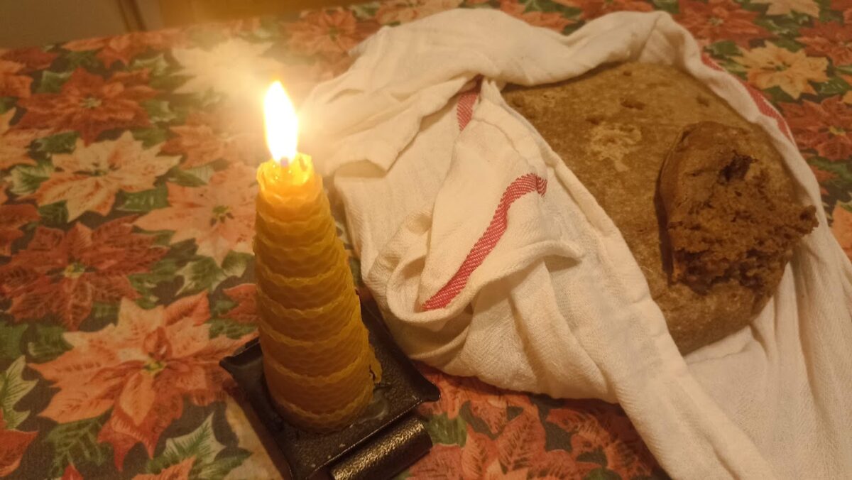 Свещта е универсален жест на внимание. Понякога то се събира в кутия за празник или фирмен повод